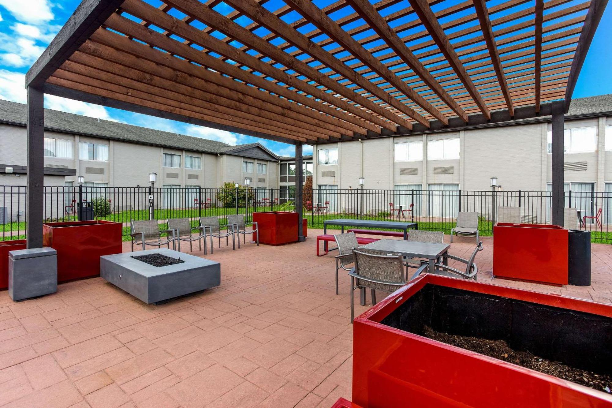 The Clover Hotel, Ascend Hotel Collection South Bend Bagian luar foto