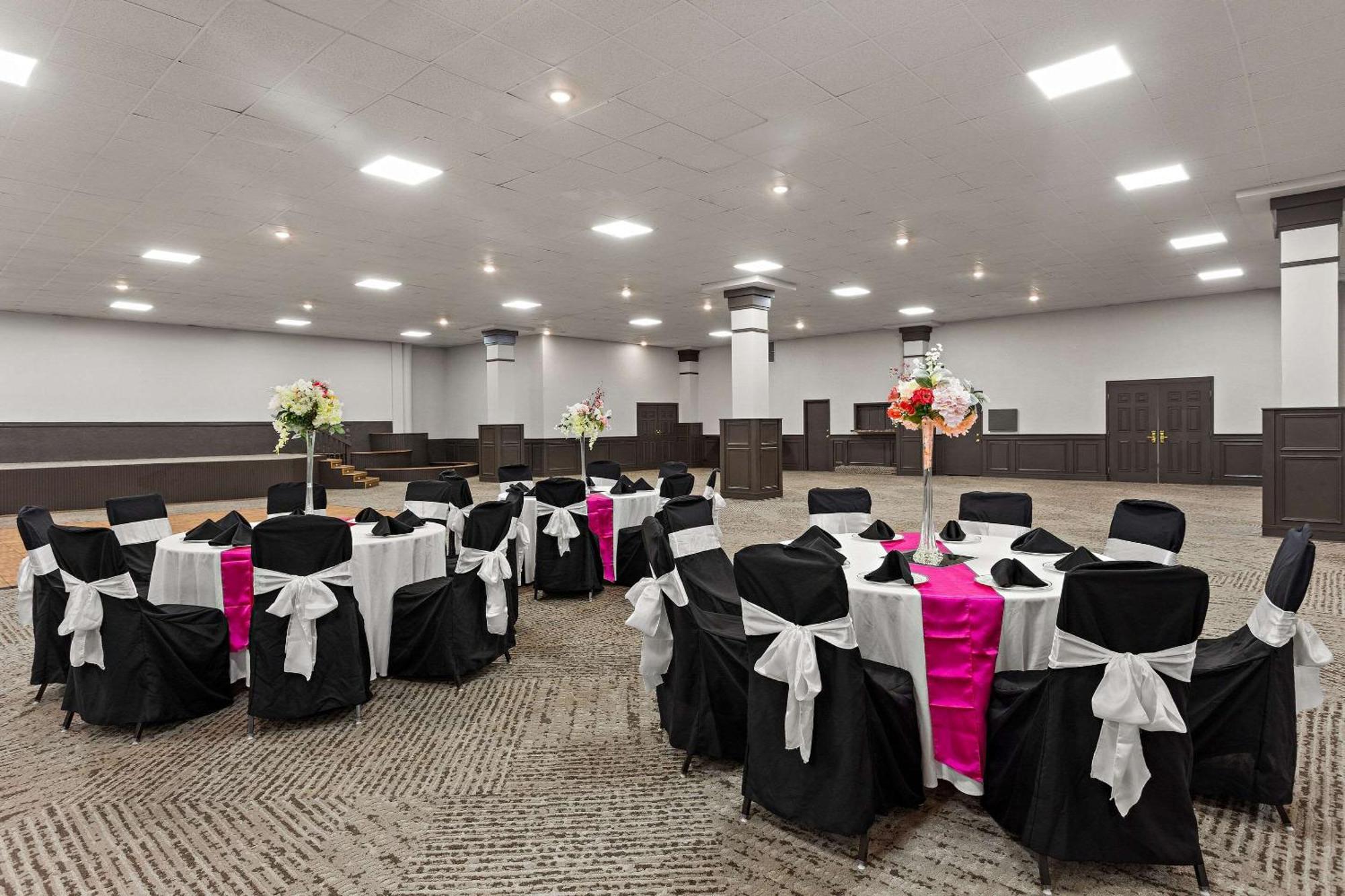 The Clover Hotel, Ascend Hotel Collection South Bend Bagian luar foto