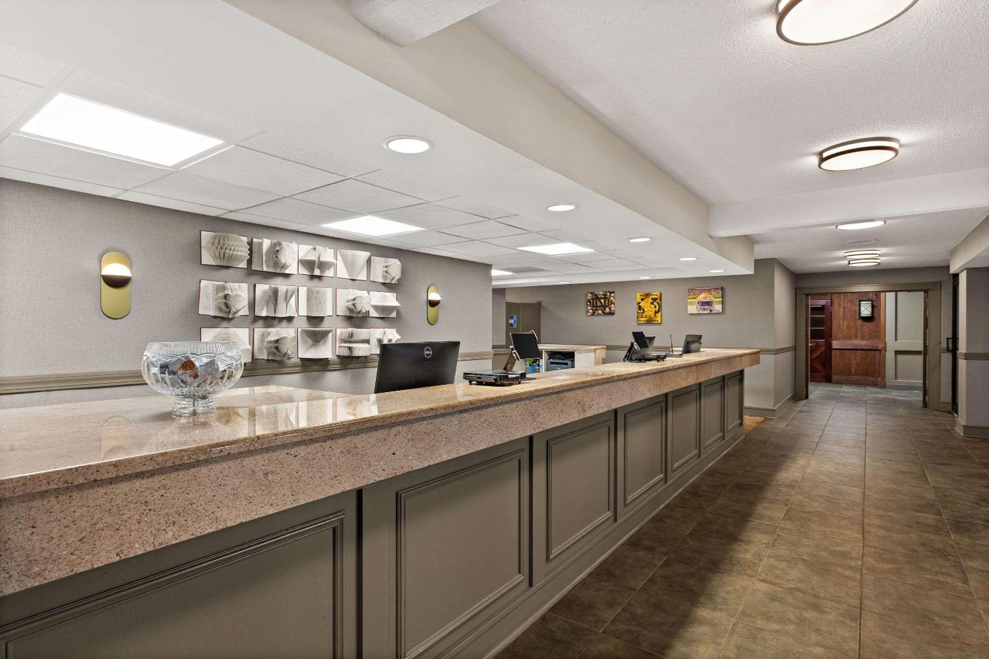 The Clover Hotel, Ascend Hotel Collection South Bend Bagian luar foto